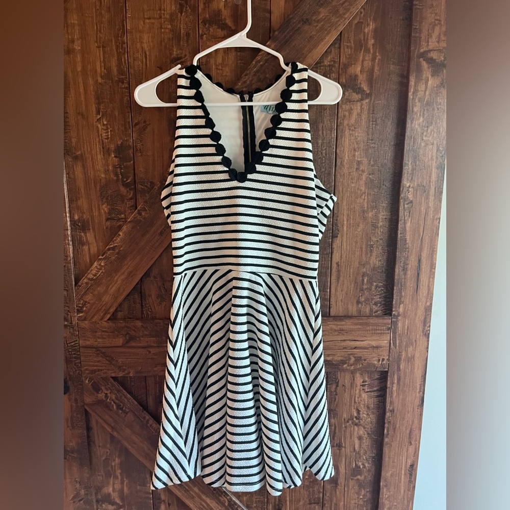 Francesca’s NWT Womens black and white classic sleeveless dress size large